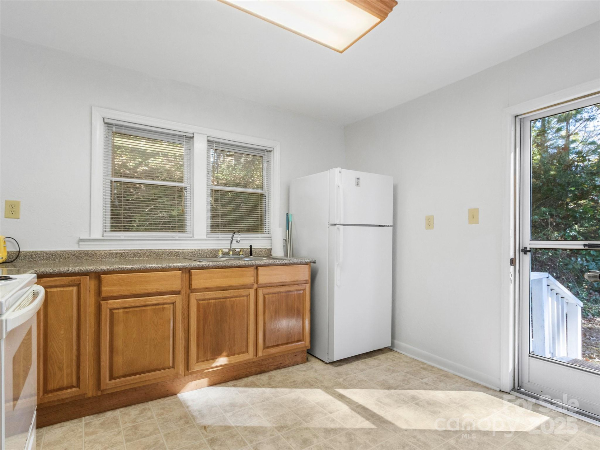 96 Thompson Road - Photo 11