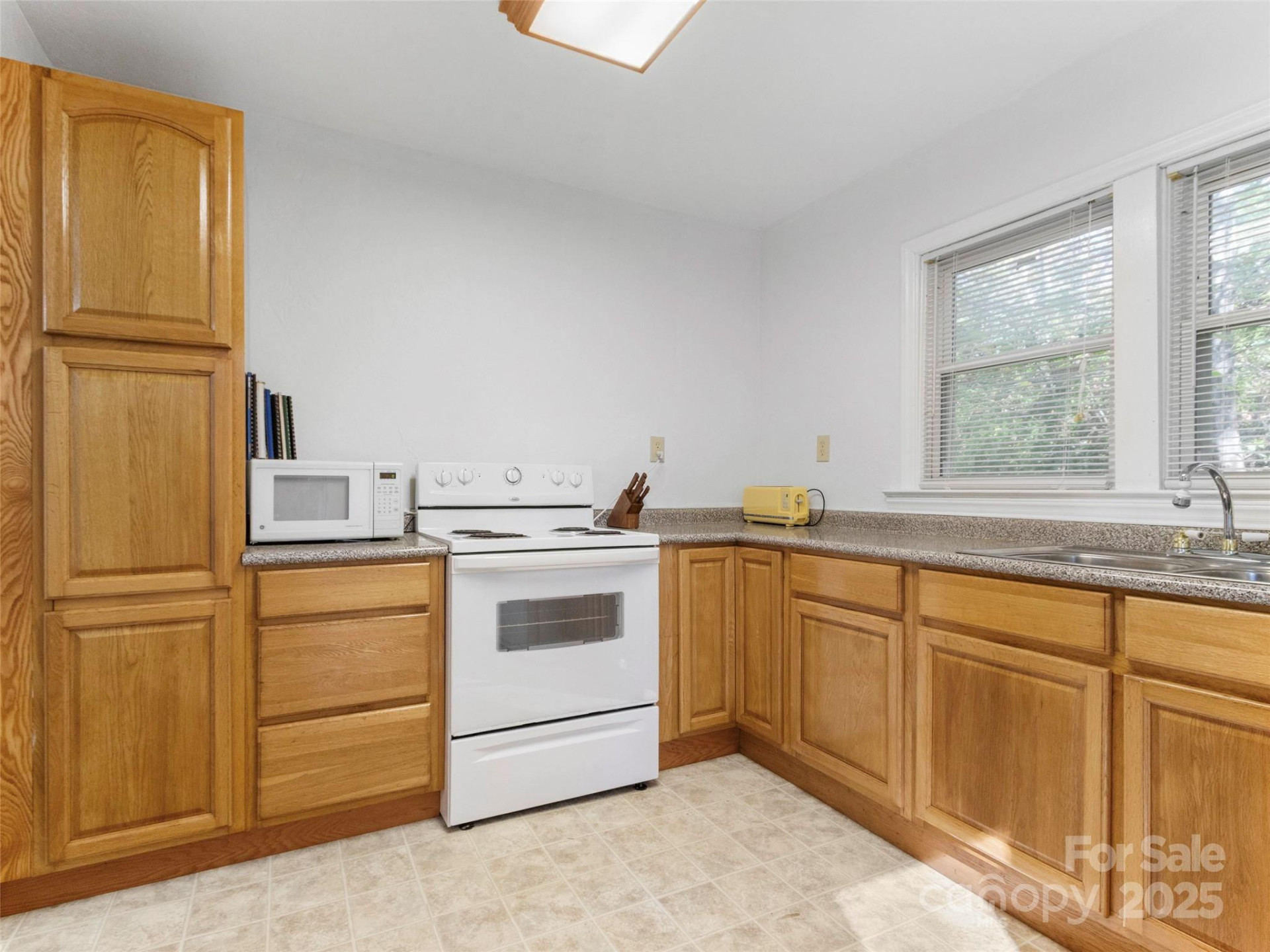 96 Thompson Road - Photo 12