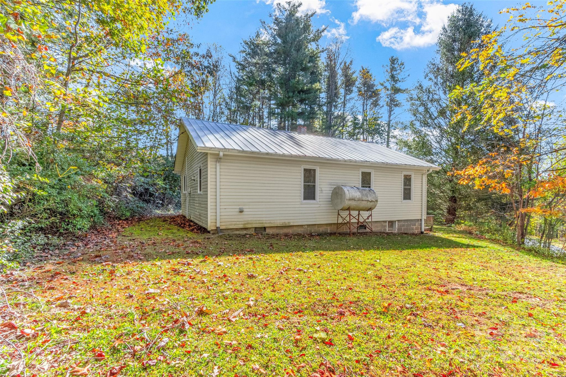 96 Thompson Road - Photo 5