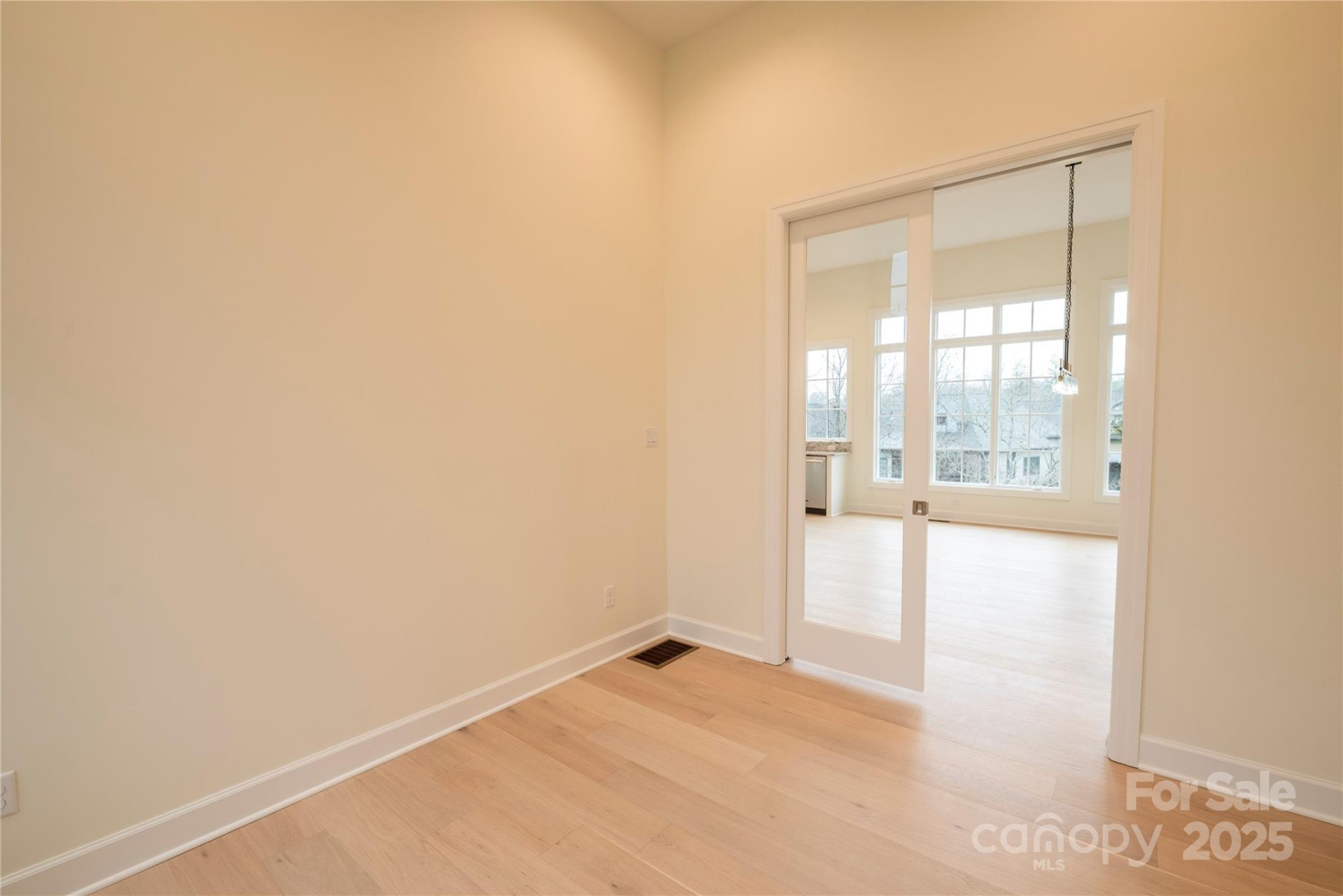 15 Evian Court - Photo 12