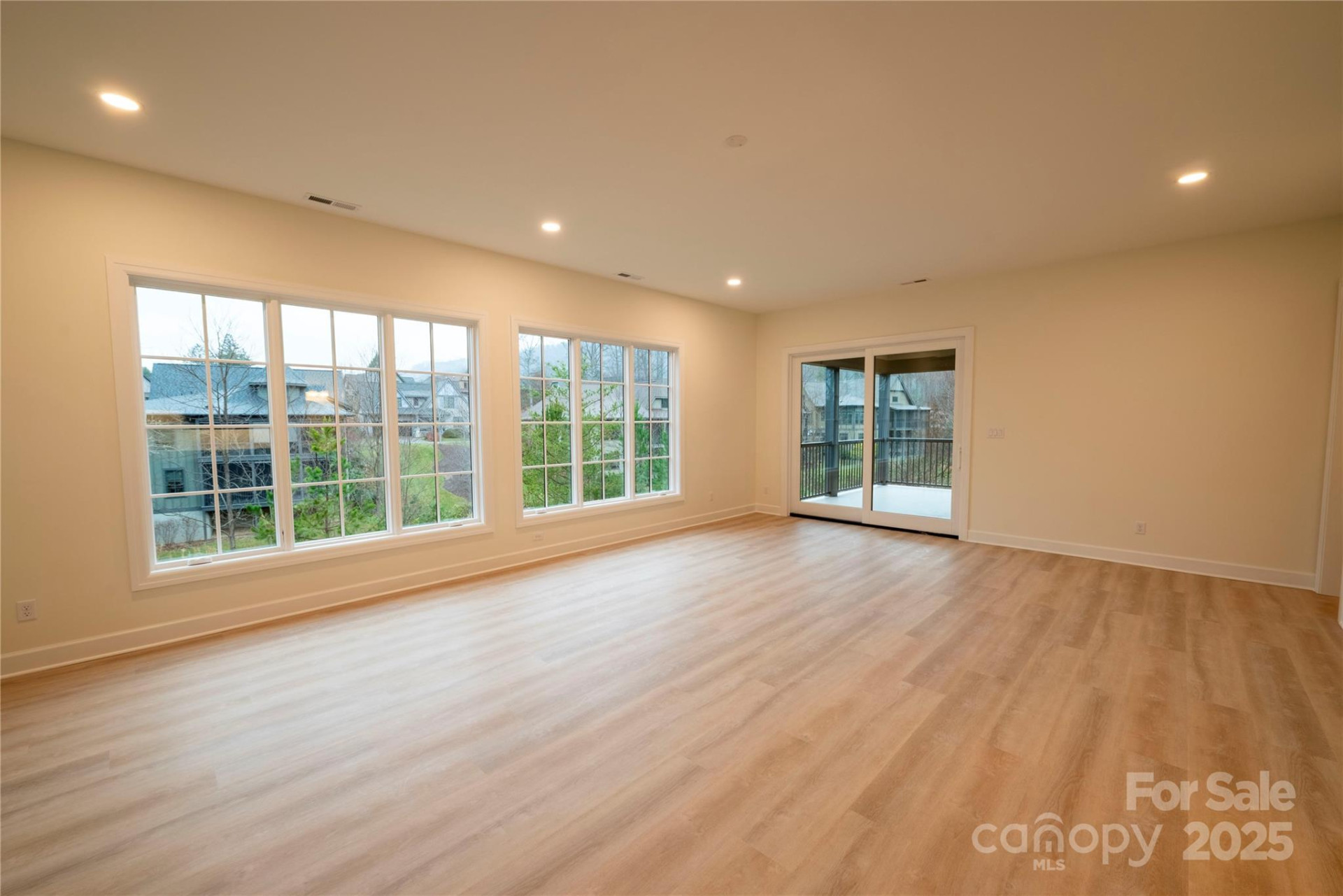 15 Evian Court - Photo 19