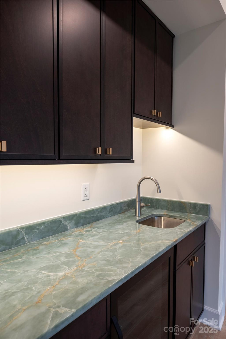 15 Evian Court - Photo 20