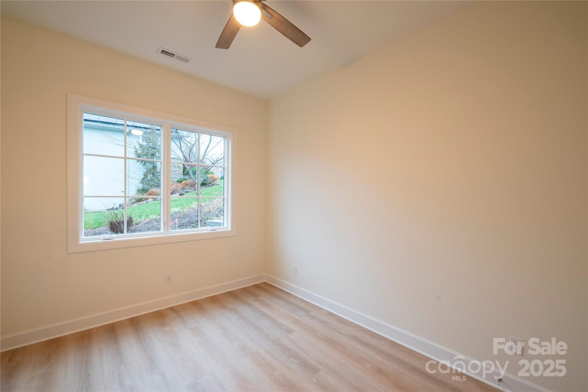 15 Evian Court - Photo 26