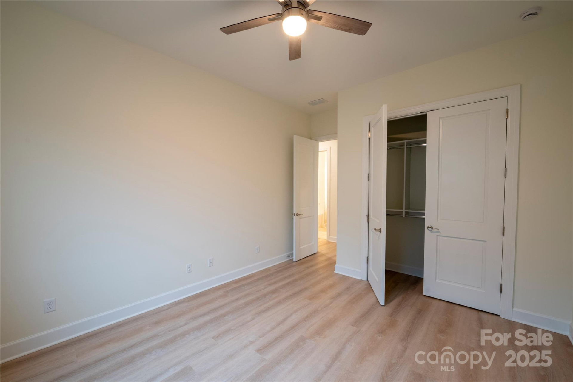 15 Evian Court - Photo 27