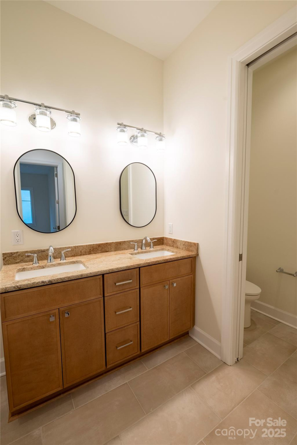 15 Evian Court - Photo 28