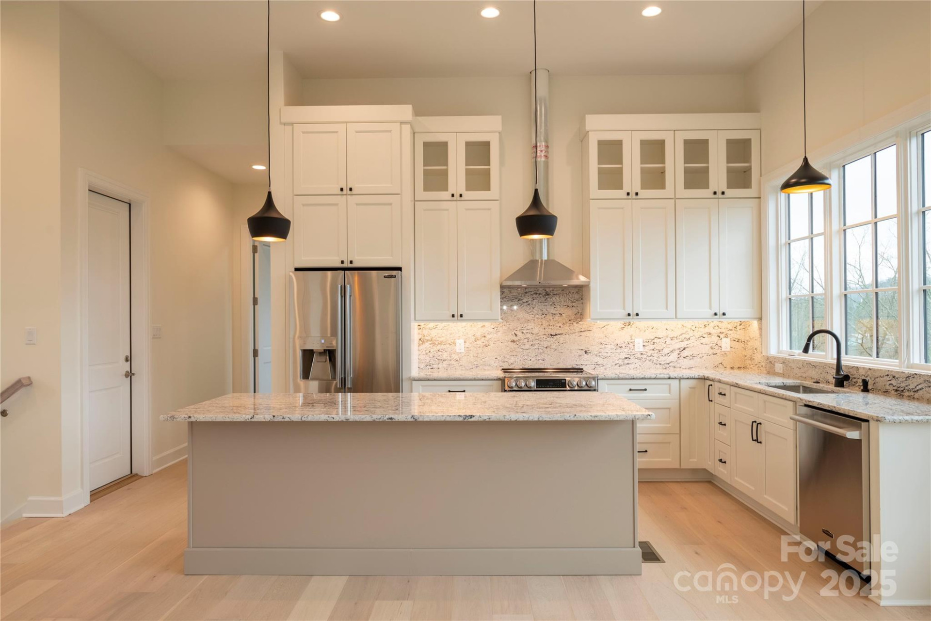 15 Evian Court - Photo 4