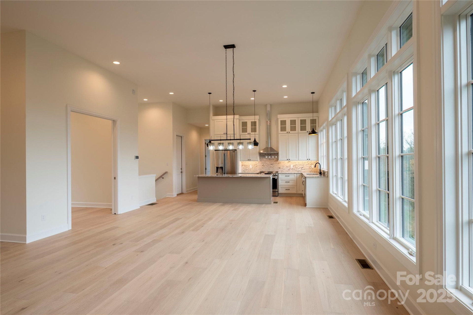 15 Evian Court - Photo 5