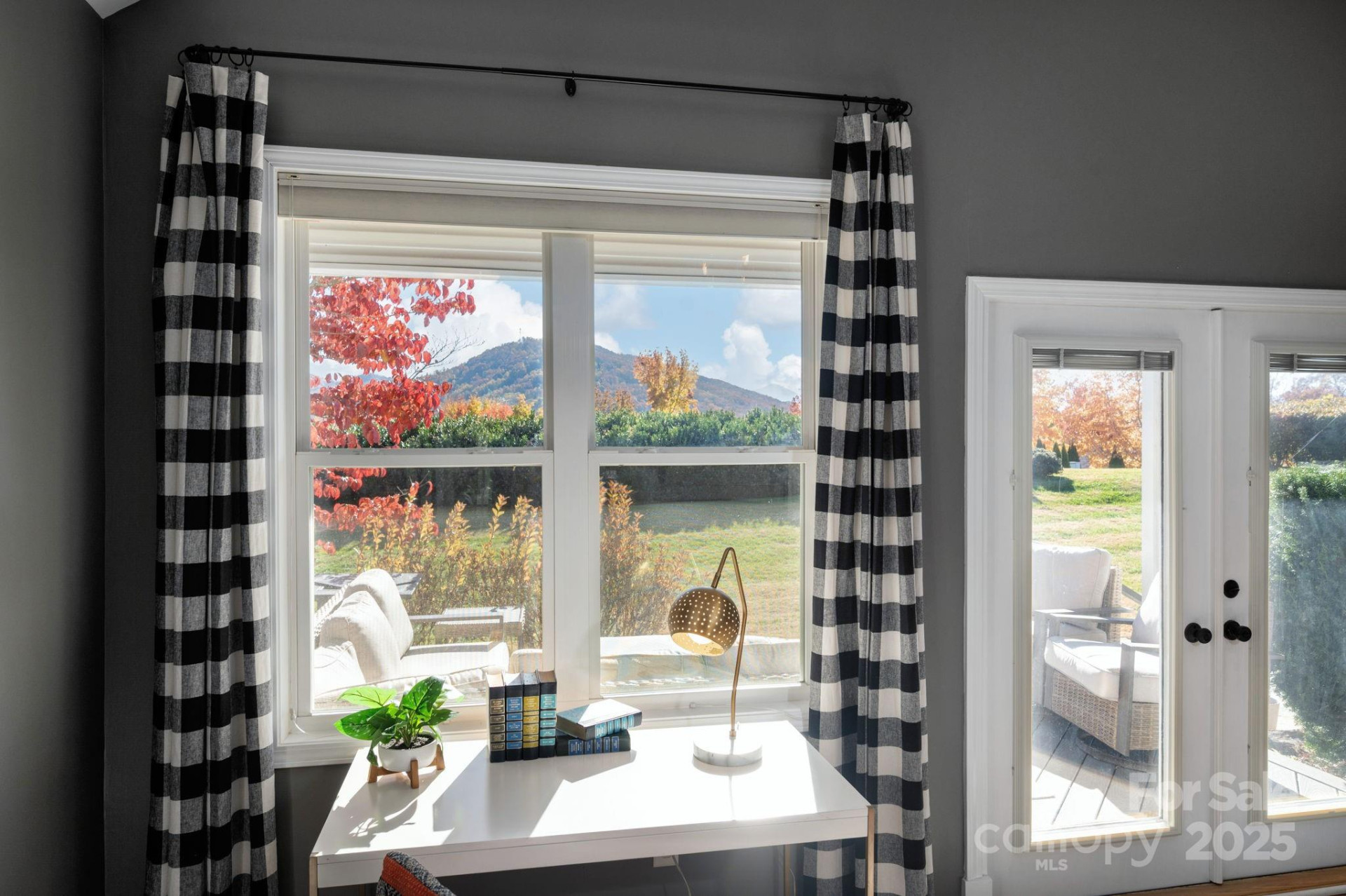207 Farm Creek Drive - Photo 3