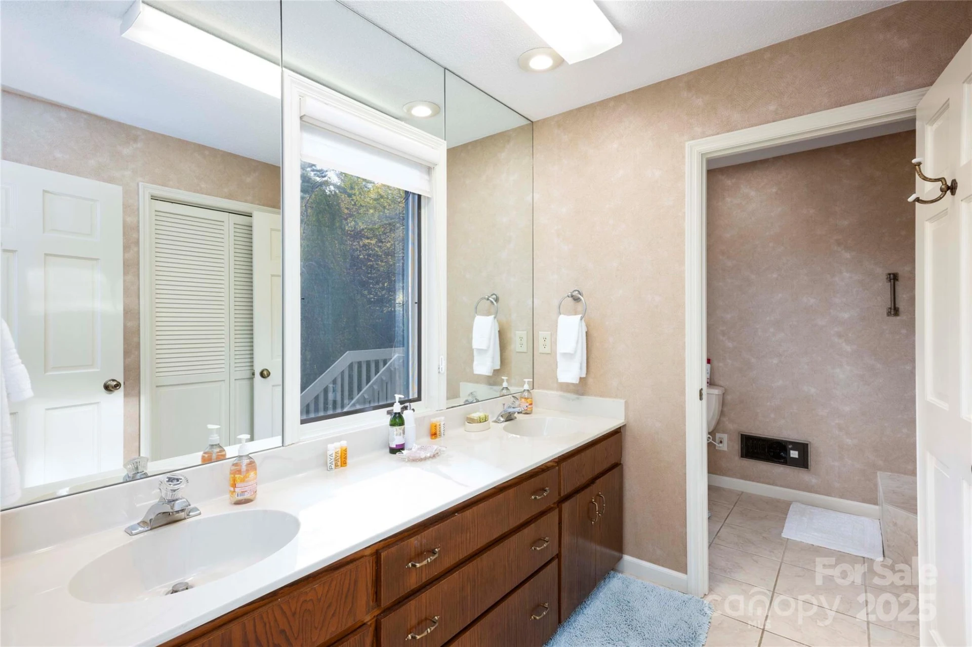 572 East Shore Drive - Photo 19