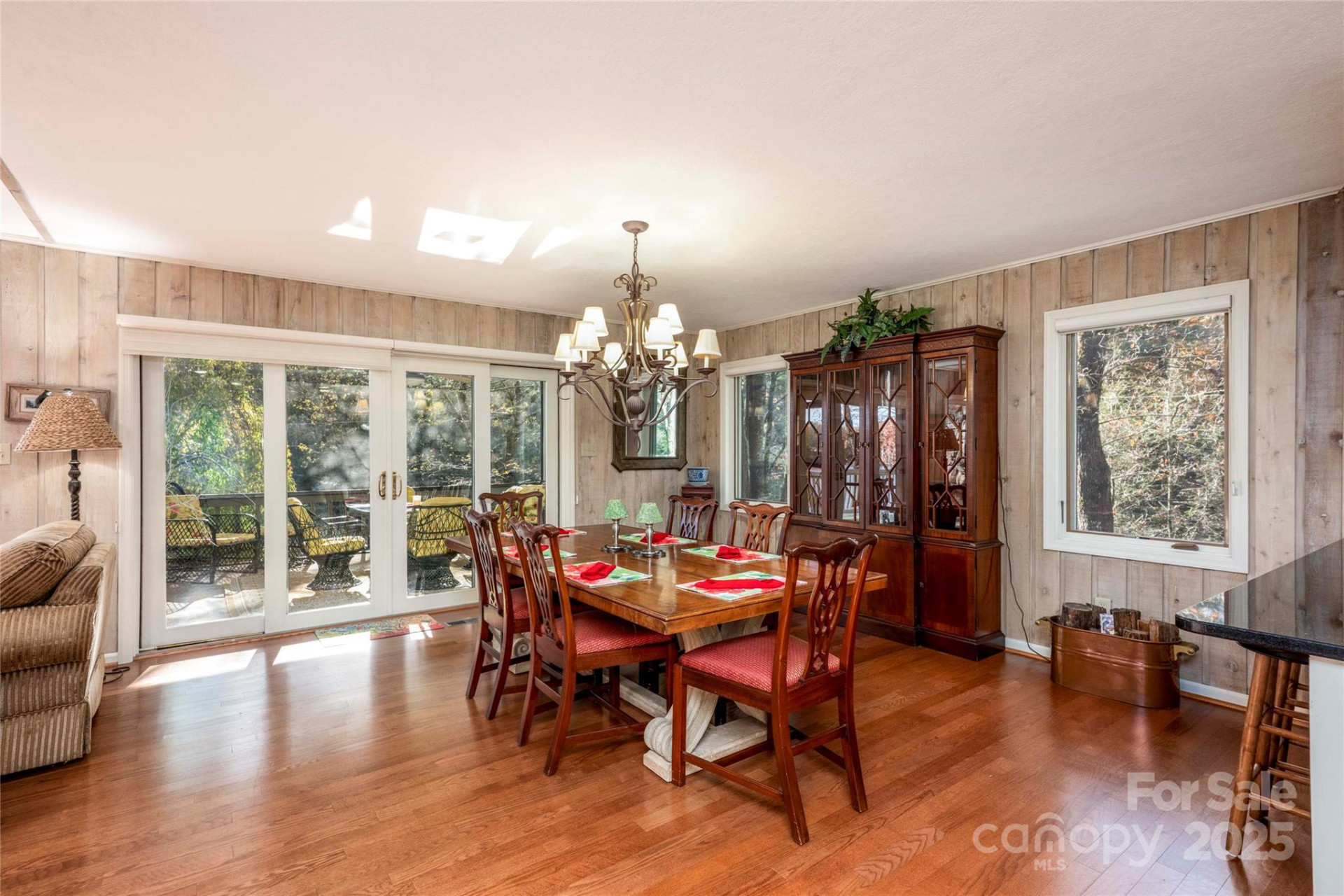 572 East Shore Drive - Photo 9