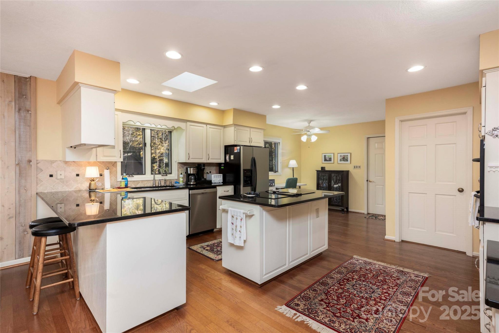 572 East Shore Drive - Photo 10