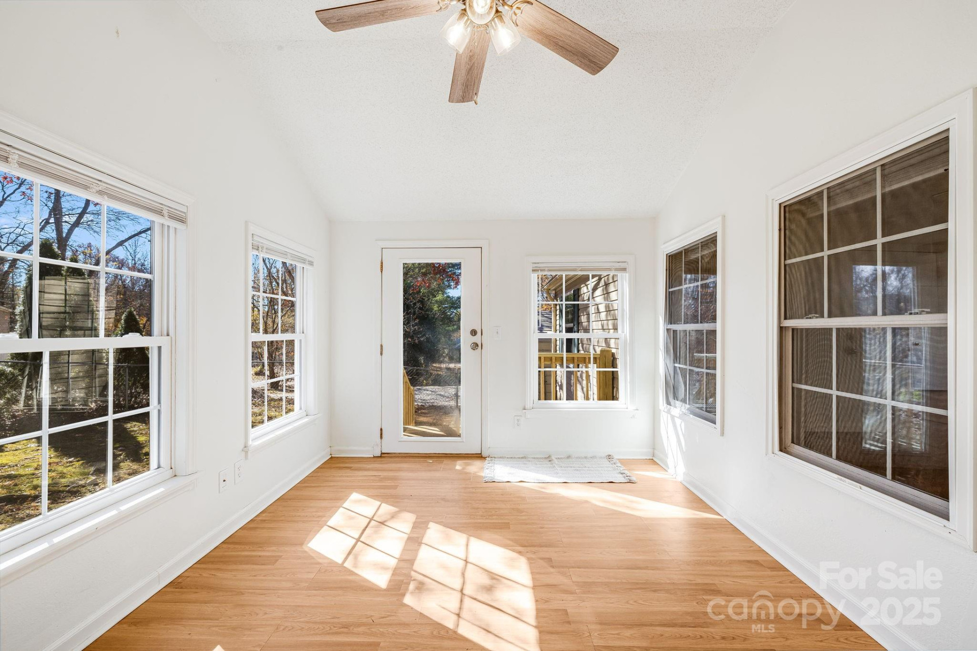 20 Luckenbach Drive - Photo 5