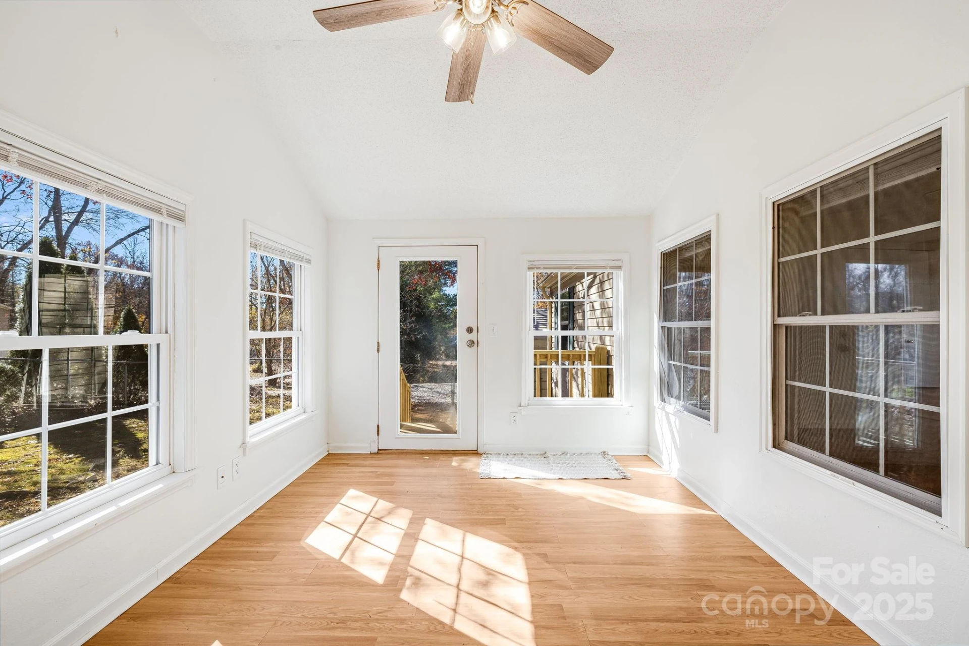 20 Luckenbach Drive - Photo 5