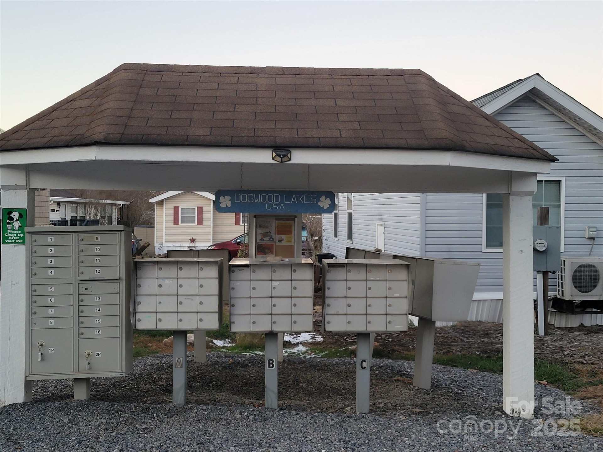 141 Pike Point - Photo 24