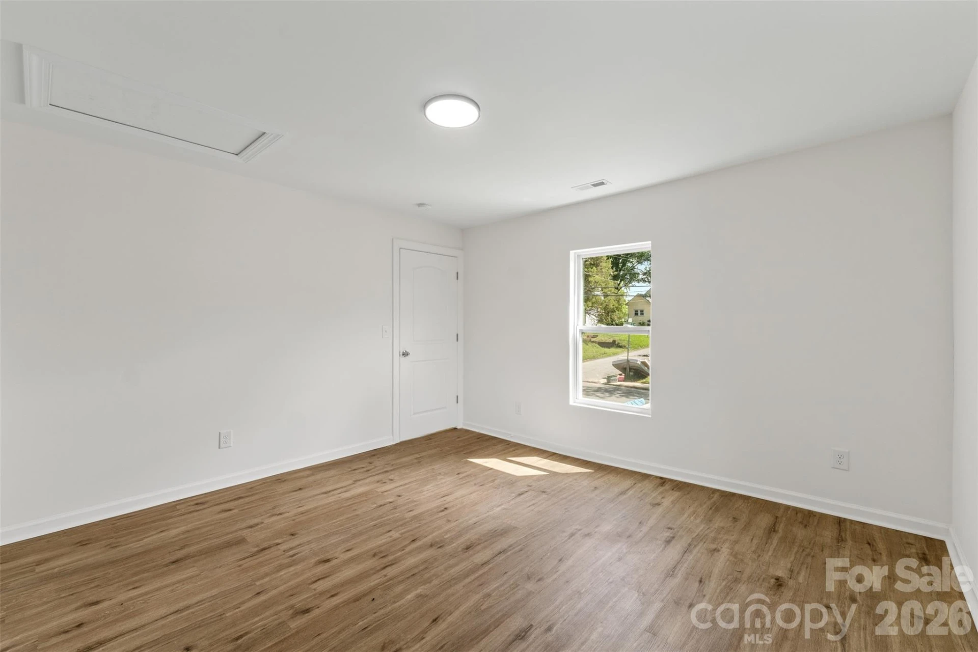 60 Valley Street - Photo 8