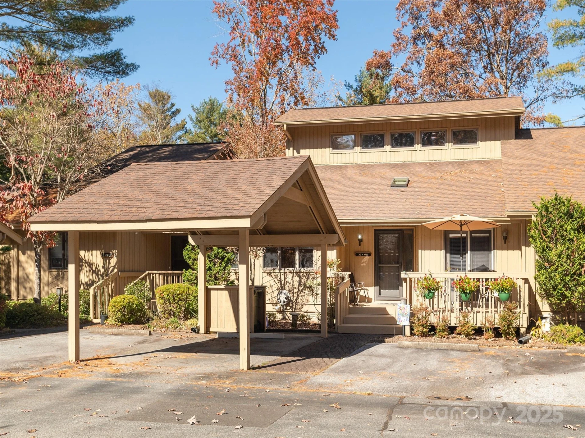 303 Scarlet Oak Lane