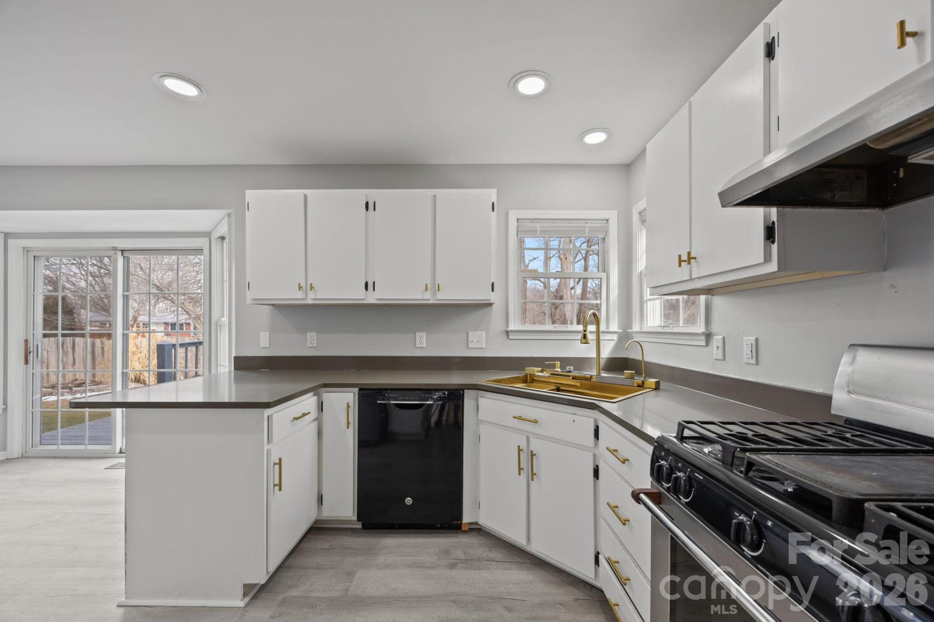 23 Westmont Drive - Photo 15