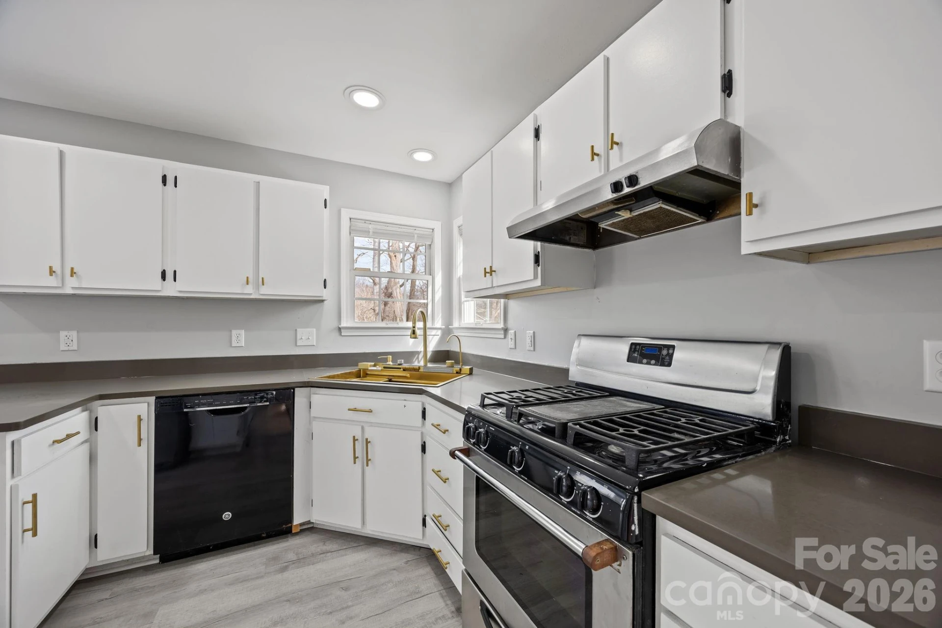 23 Westmont Drive - Photo 16