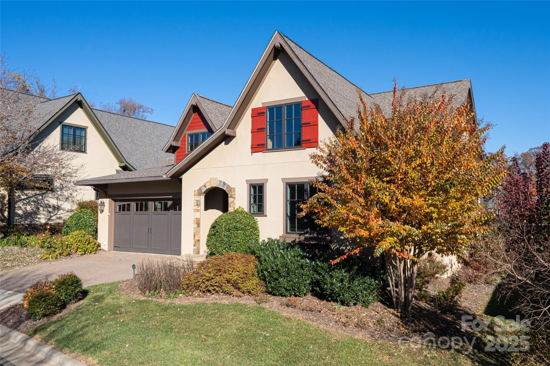 38 Chantilly Drive - Photo 3