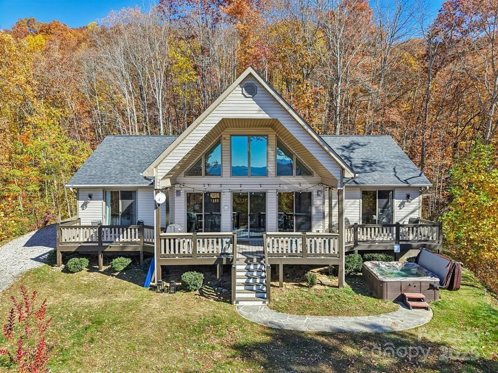 242 Crossview Drive - Photo 2