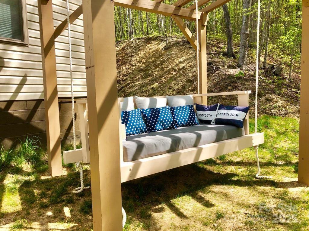 242 Crossview Drive - Photo 9