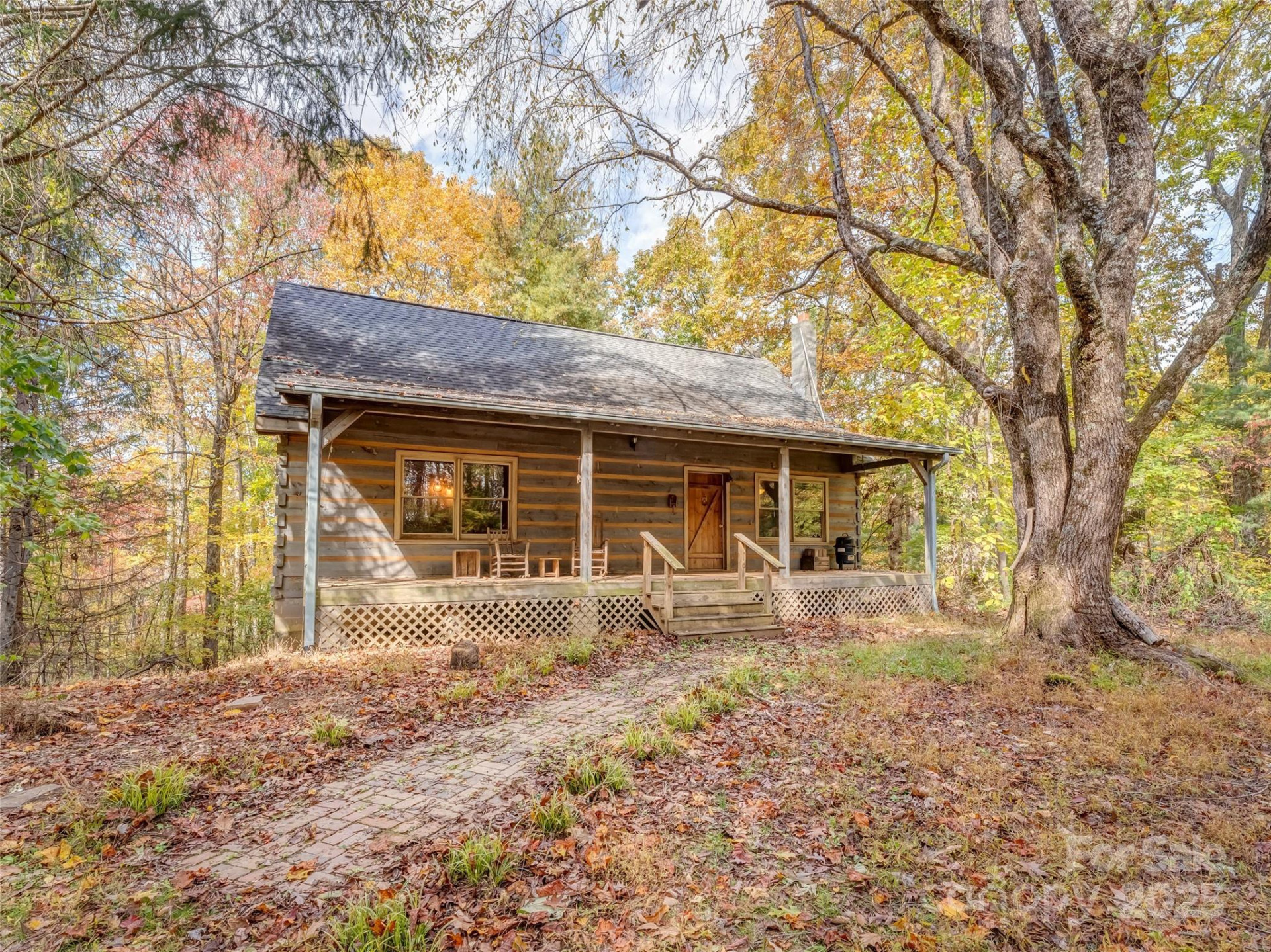 6130 Howard Gap Road - Photo 2