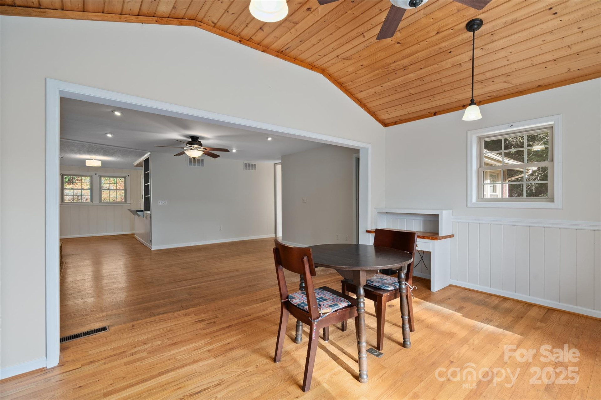 233 Rolling Drive - Photo 12