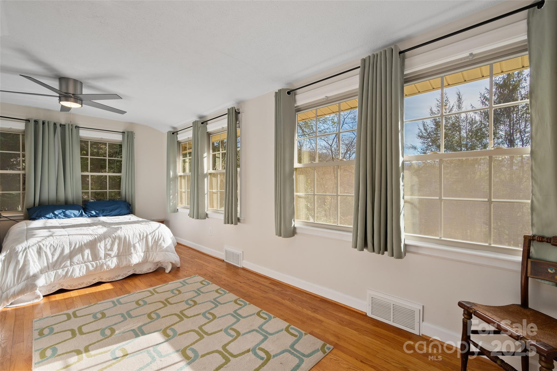 233 Rolling Drive - Photo 17