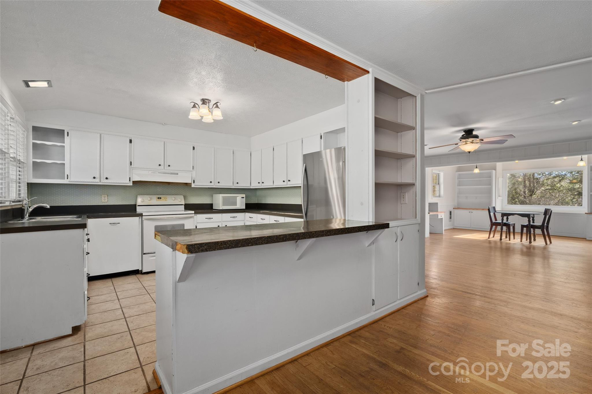 233 Rolling Drive - Photo 9