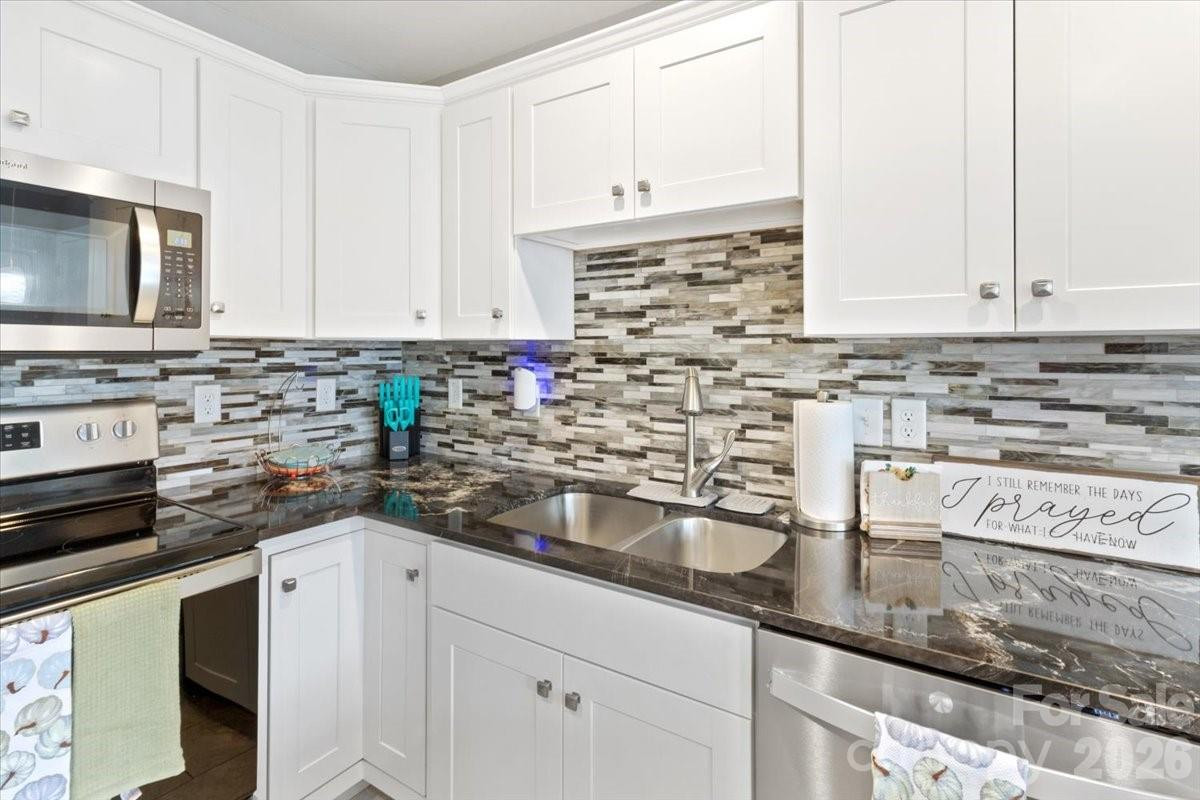 9 Old Amber Drive - Photo 18