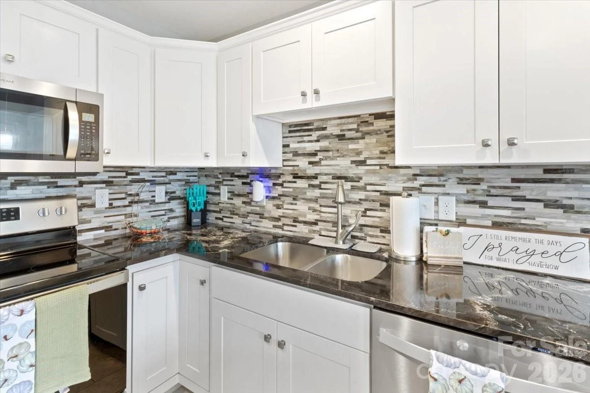 9 Old Amber Drive - Photo 18