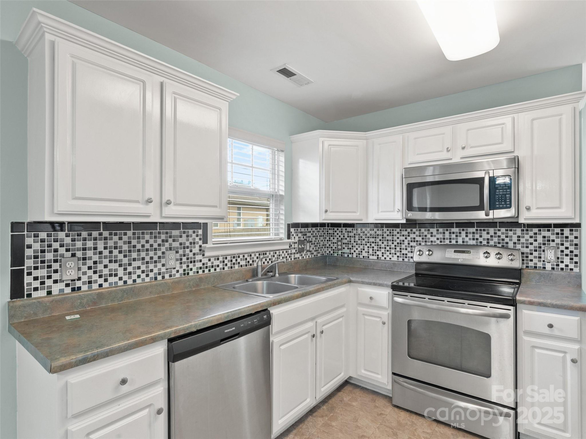 24 Torrington Avenue - Photo 11