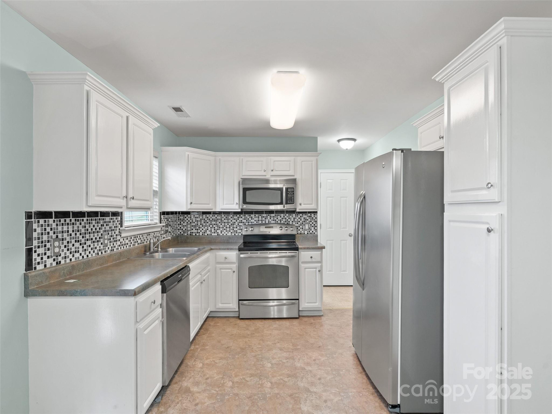 24 Torrington Avenue - Photo 10