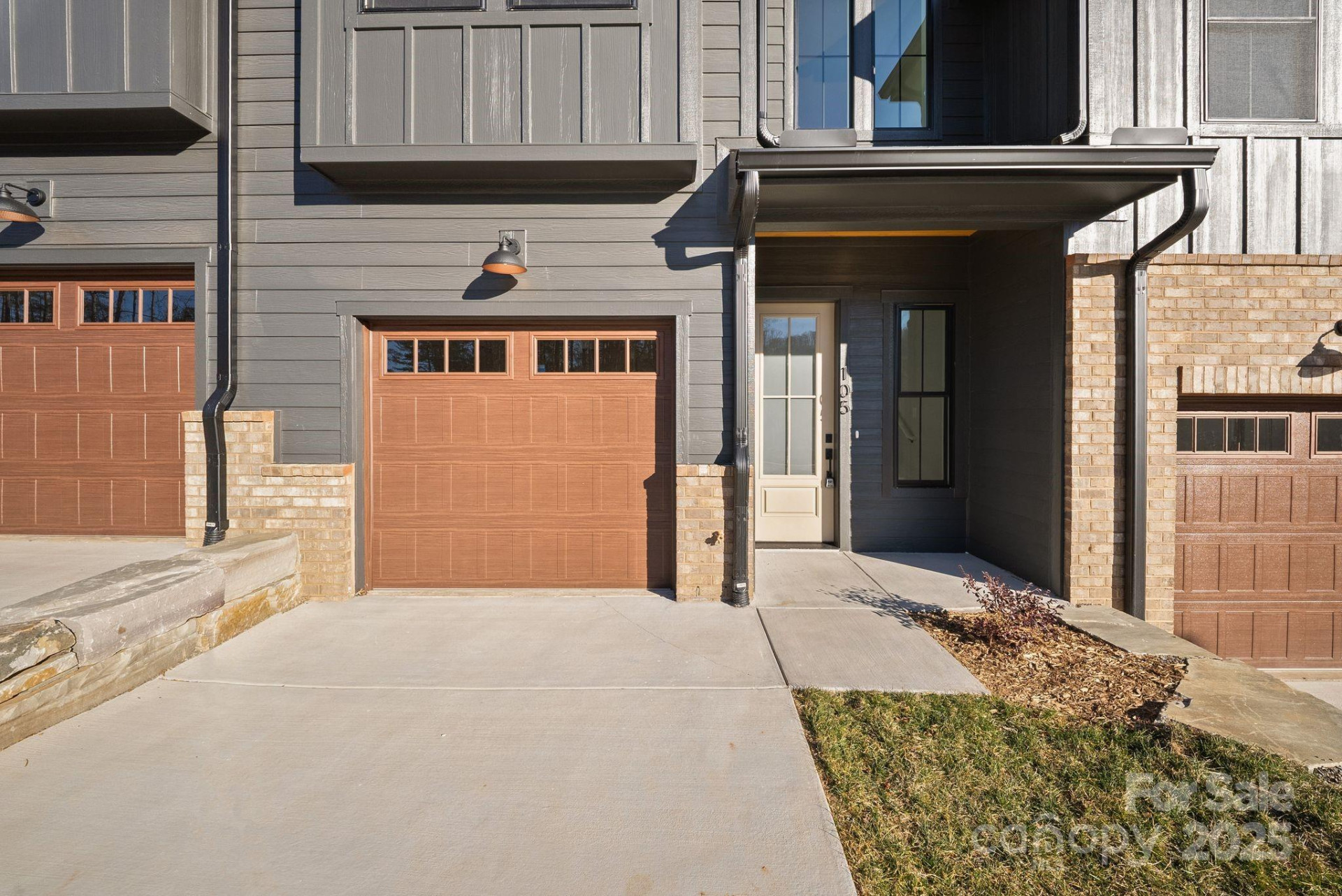 105 Collin Place #2 - Photo 3