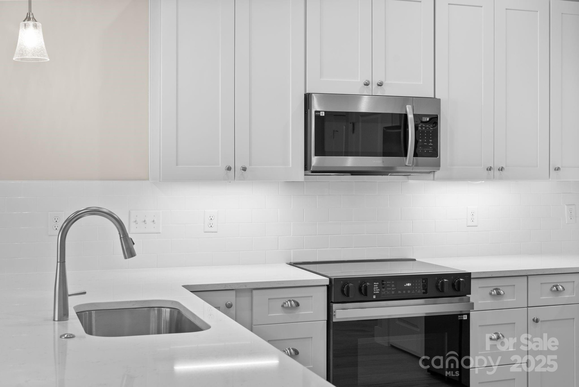 107 Collin Place #3 - Photo 2