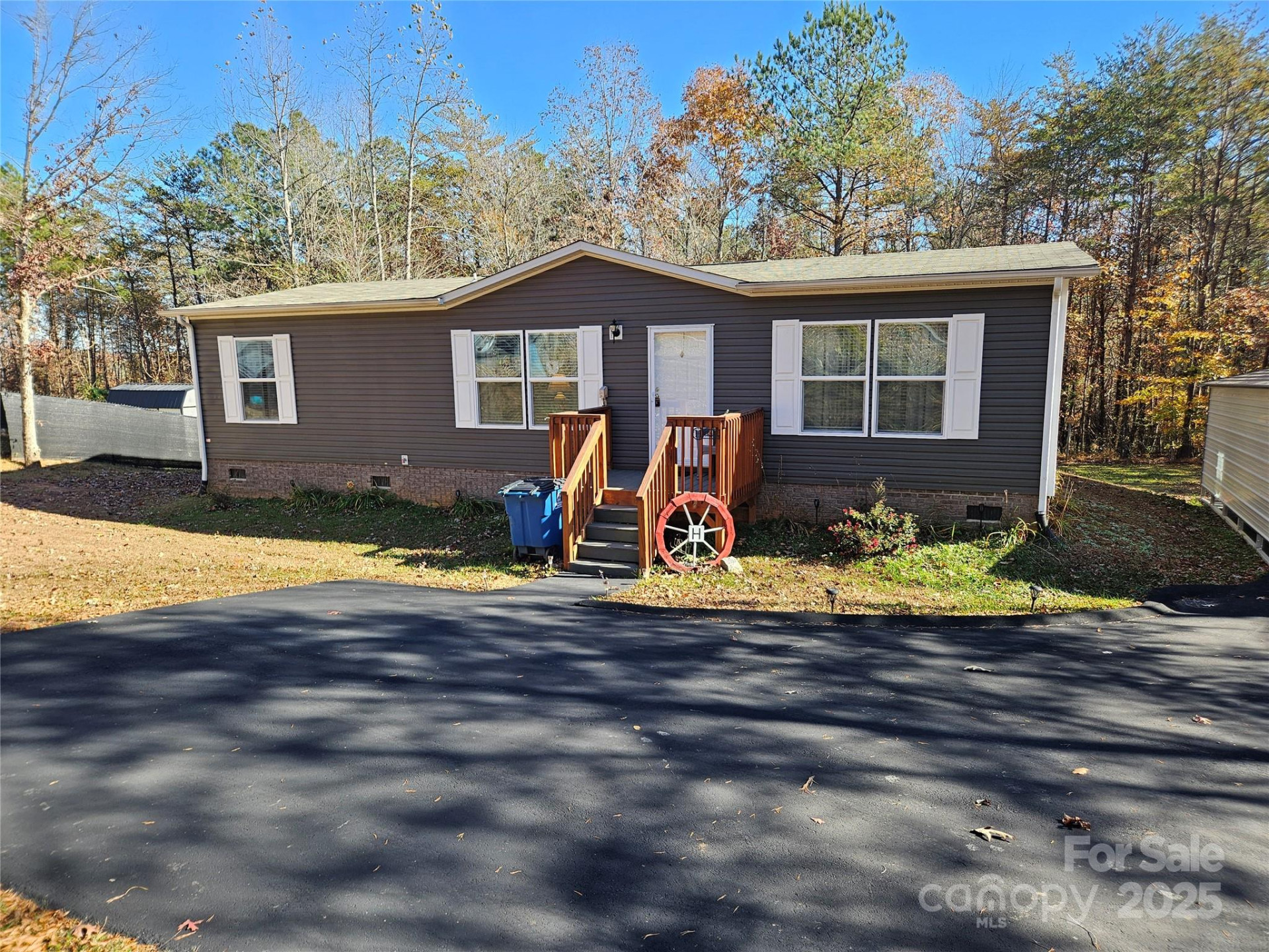 144 River Breeze Drive