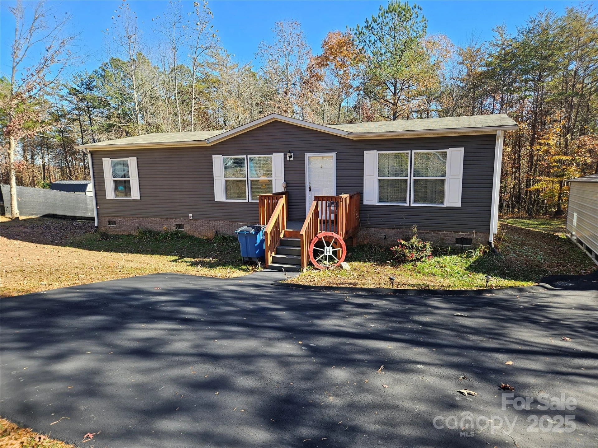 144 River Breeze Drive