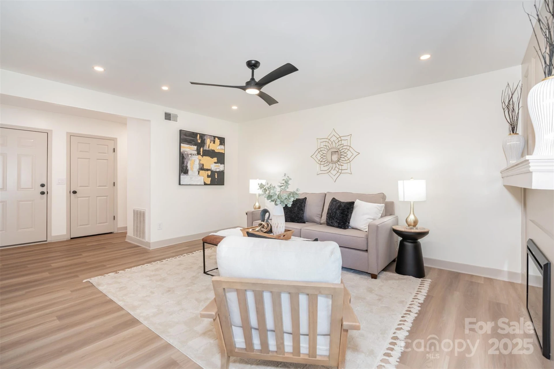 7802 Renaissance Court #B - Photo 4