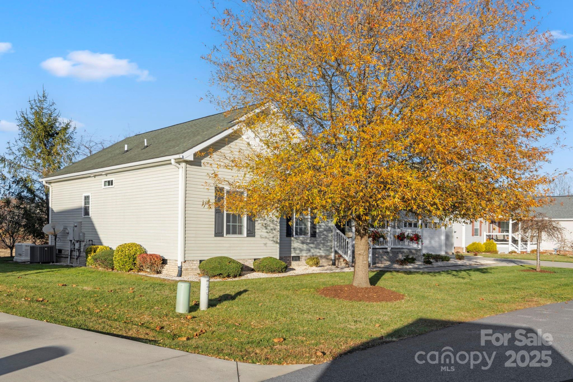 494 Riverwind Drive - Photo 2
