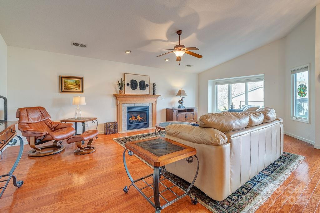 411 Kyfields Street - Photo 3