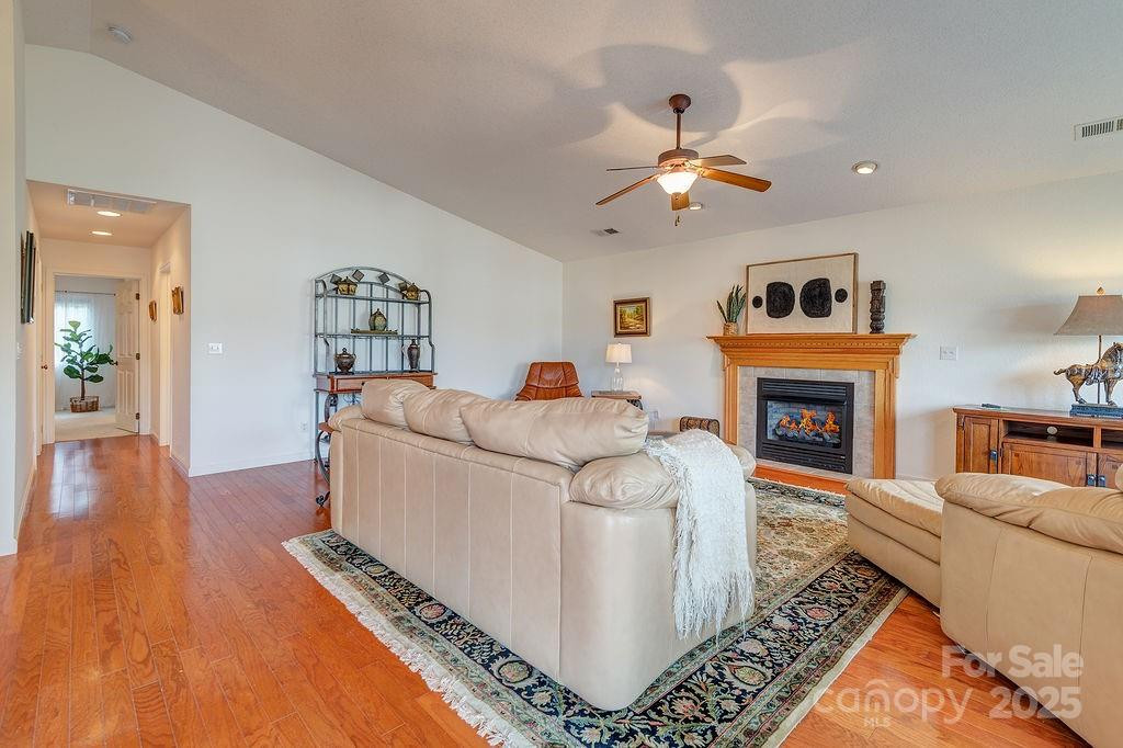 411 Kyfields Street - Photo 4