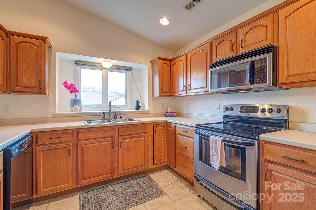 411 Kyfields Street - Photo 9