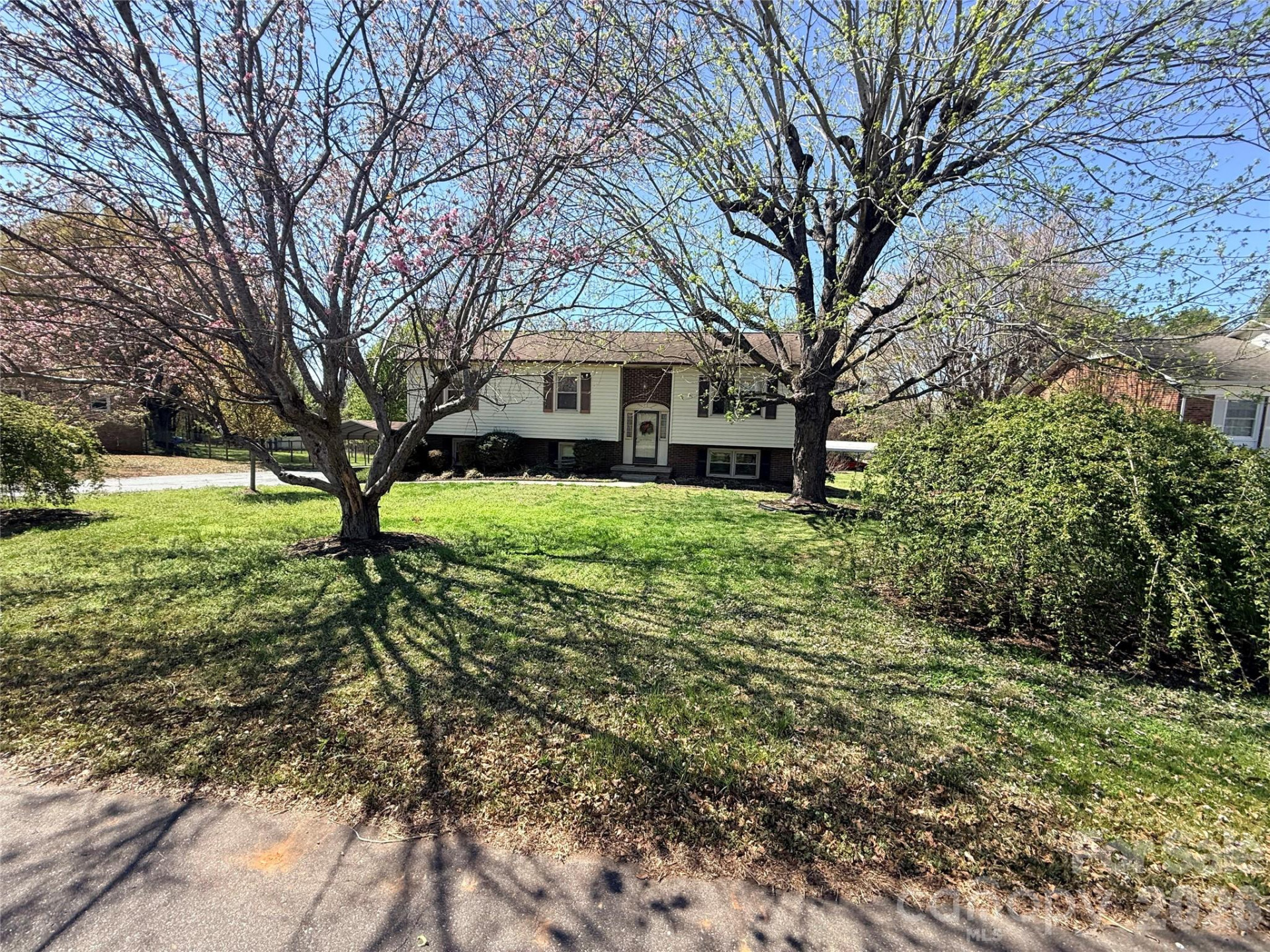 2570 Raintree Street - Photo 3