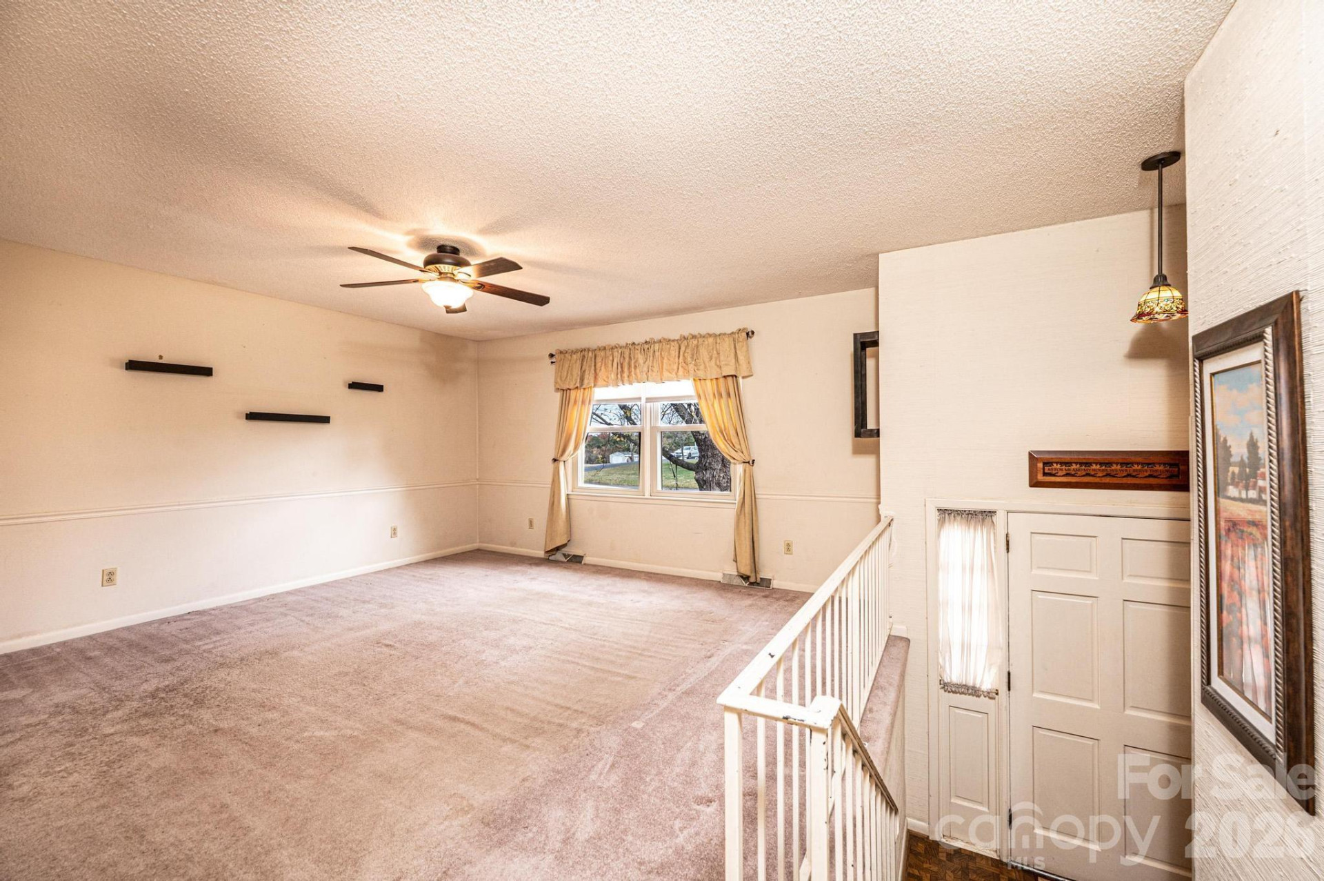 2570 Raintree Street - Photo 5