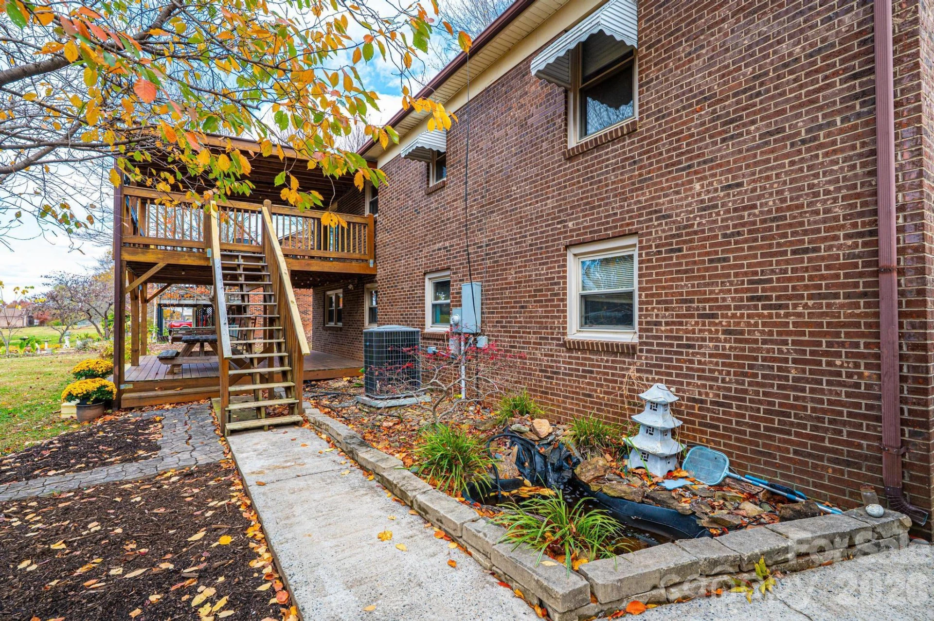 2570 Raintree Street - Photo 64