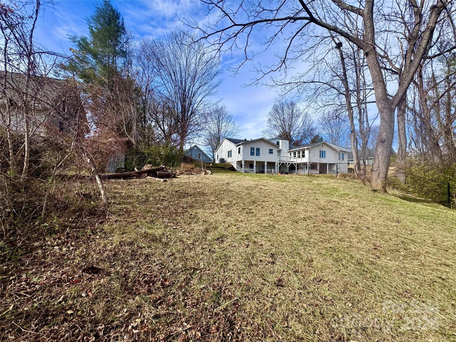 28 Crestview Street