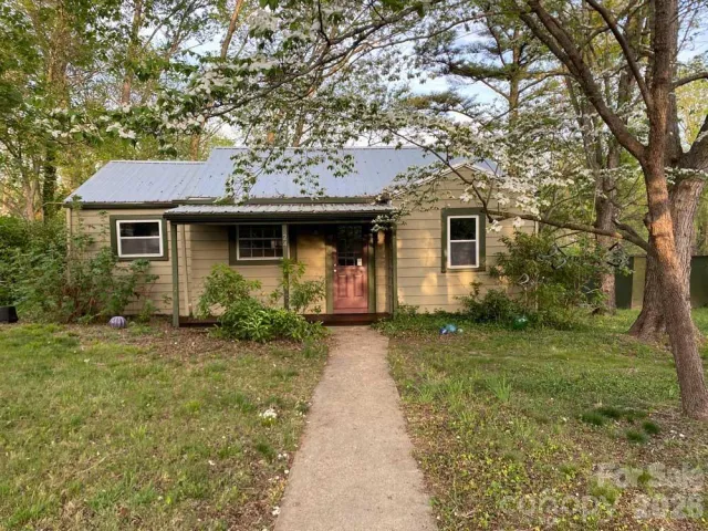 24 Ridge Avenue