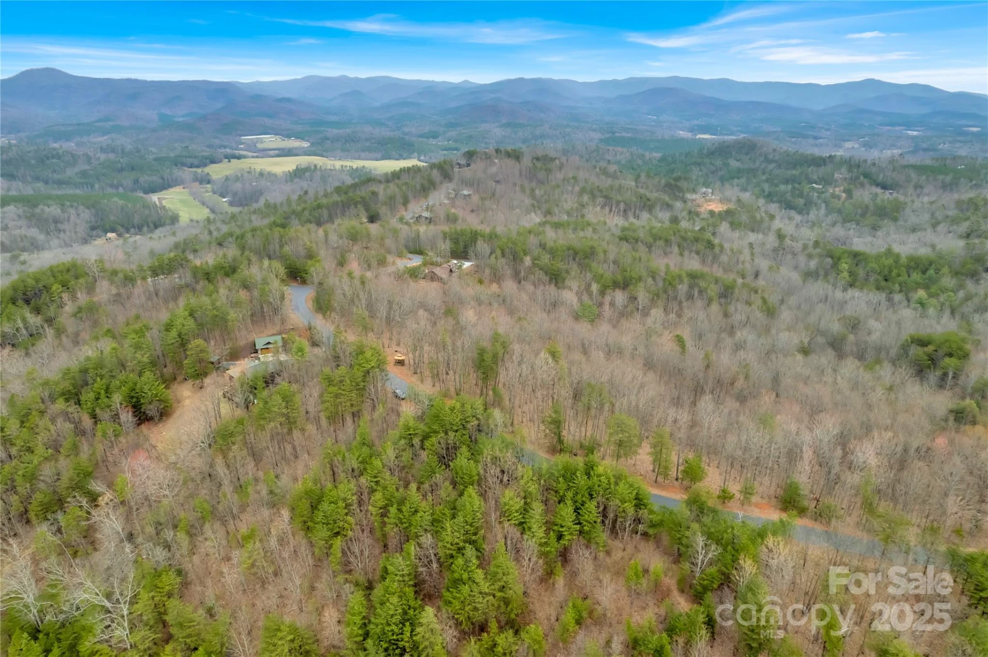 384 Woodgate Drive - Photo 4