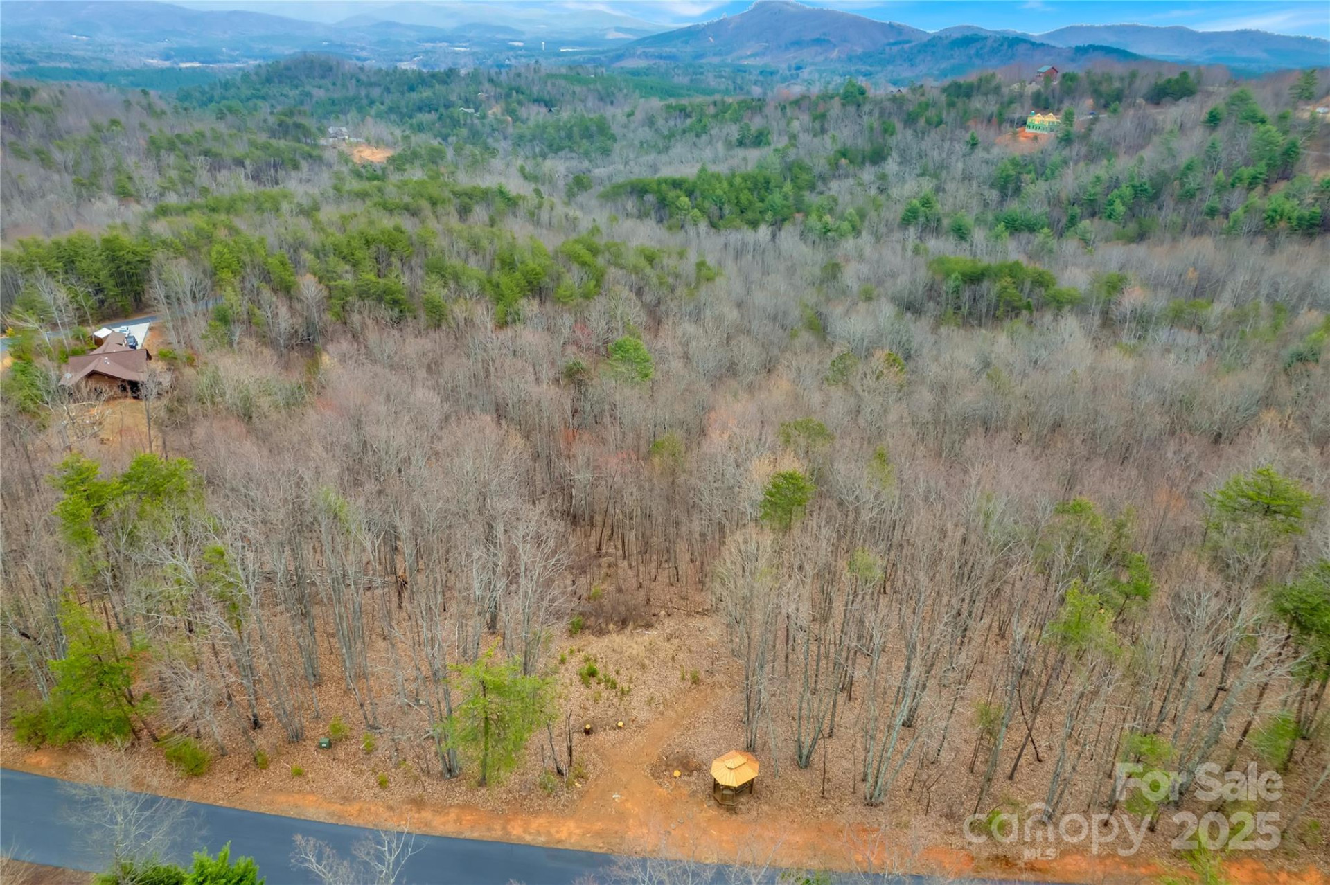 384 Woodgate Drive - Photo 5