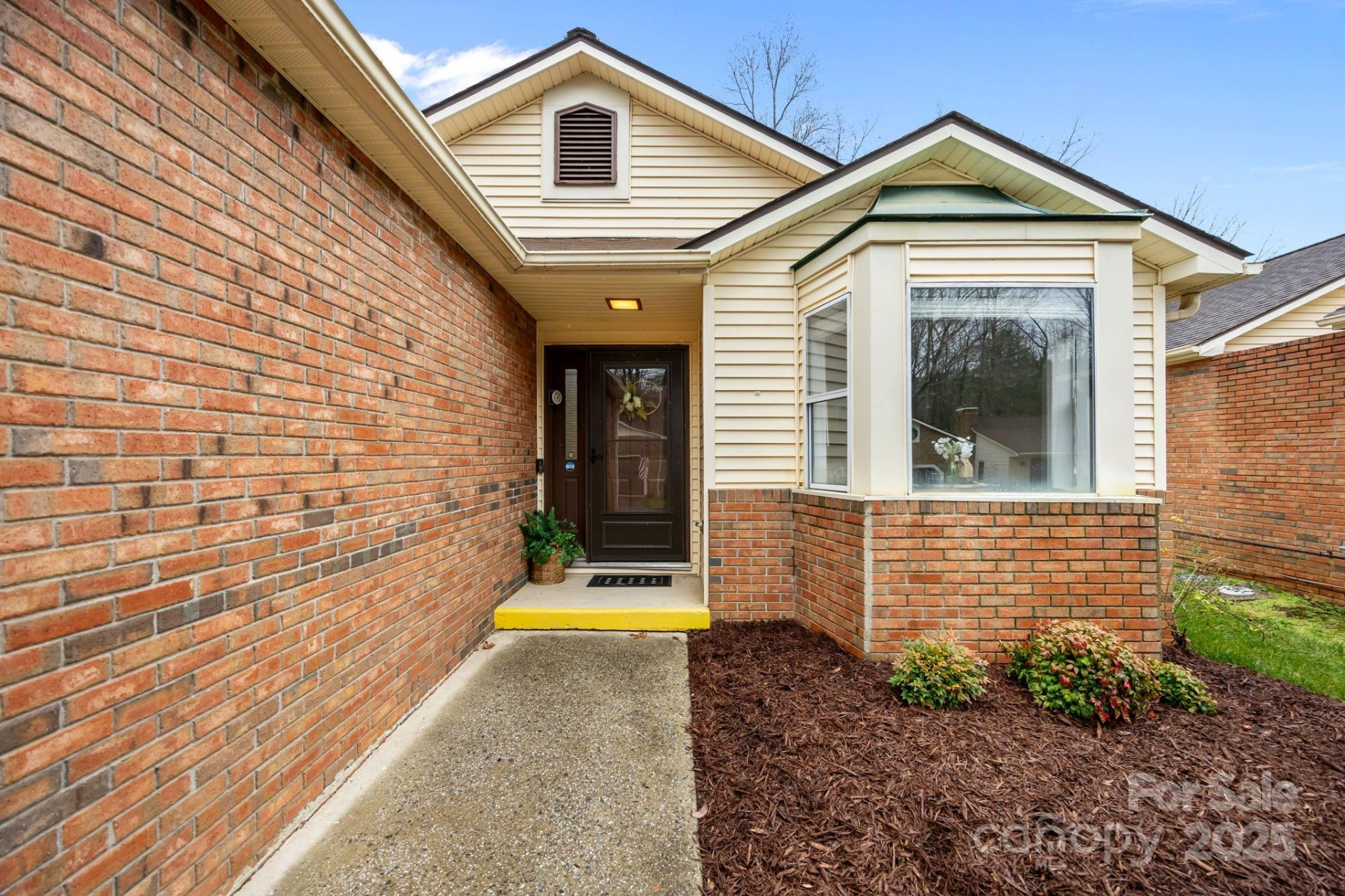 125 Exeter Court - Photo 2